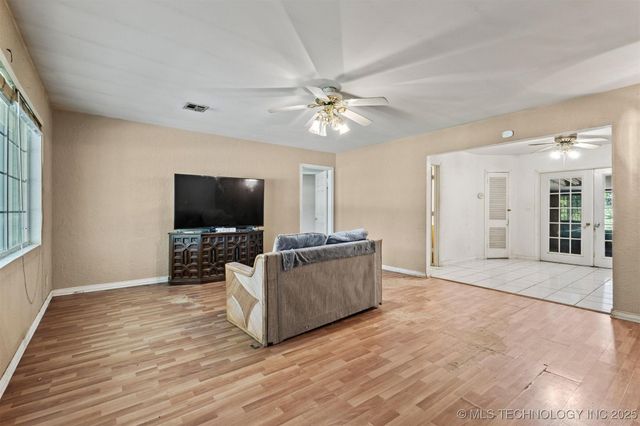 800 Henson Road, Madill, OK 73446