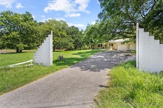 800 Henson Road, Madill, OK 73446