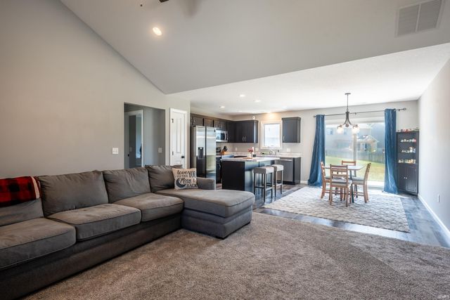 1303 Wedge Run, Fort Wayne, IN 46845