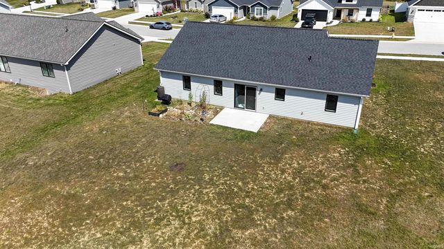 1303 Wedge Run, Fort Wayne, IN 46845