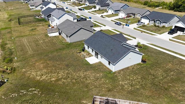 1303 Wedge Run, Fort Wayne, IN 46845