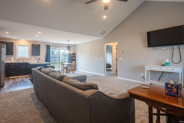 1303 Wedge Run, Fort Wayne, IN 46845