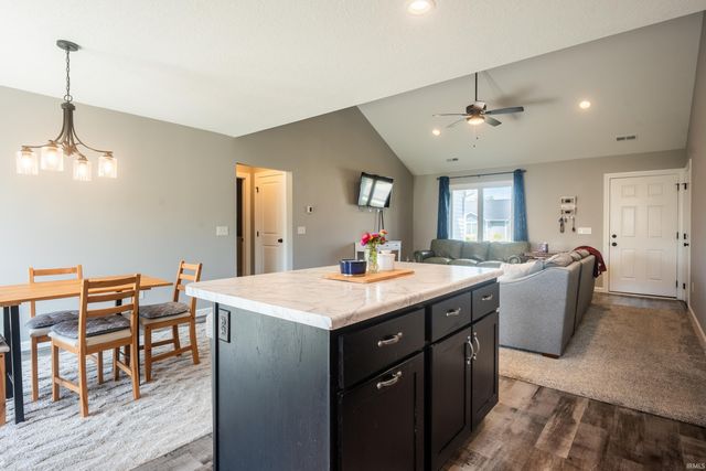 1303 Wedge Run, Fort Wayne, IN 46845