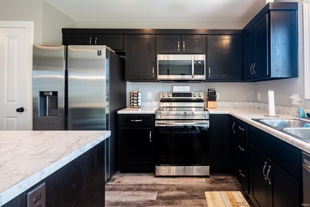 1303 Wedge Run, Fort Wayne, IN 46845