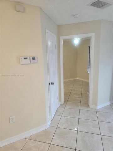 17320 NW 67th Pl F-7, Hialeah, FL 33015