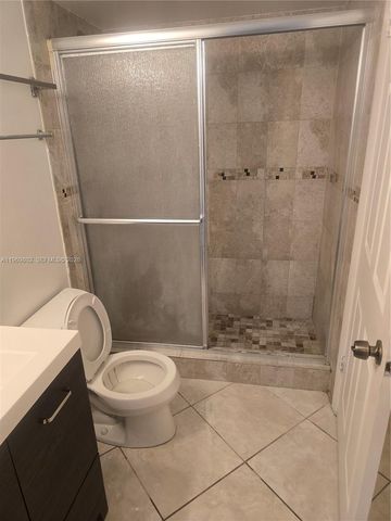 17320 NW 67th Pl F-7, Hialeah, FL 33015