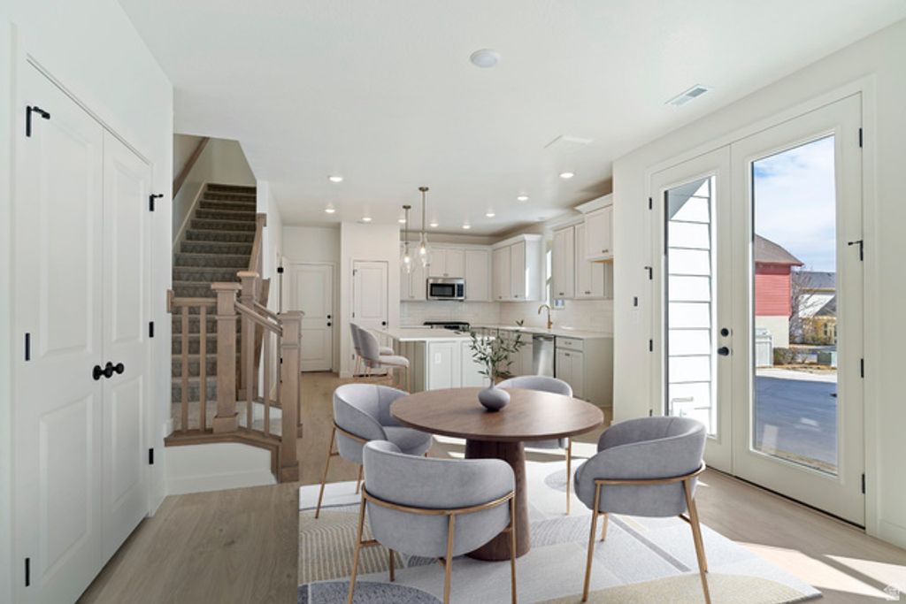 11339 S LAKE RUN RD, South Jordan, UT 84009