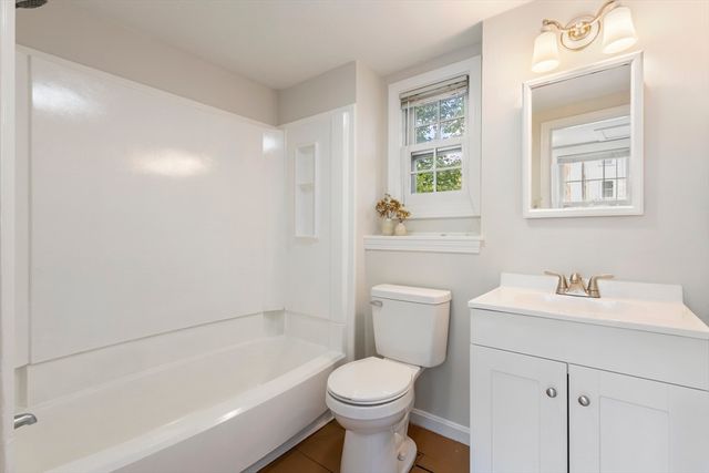 191-193 South St, Hingham, MA 02043