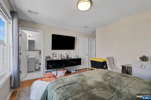 12 Rome Street, Newark, NJ 07105