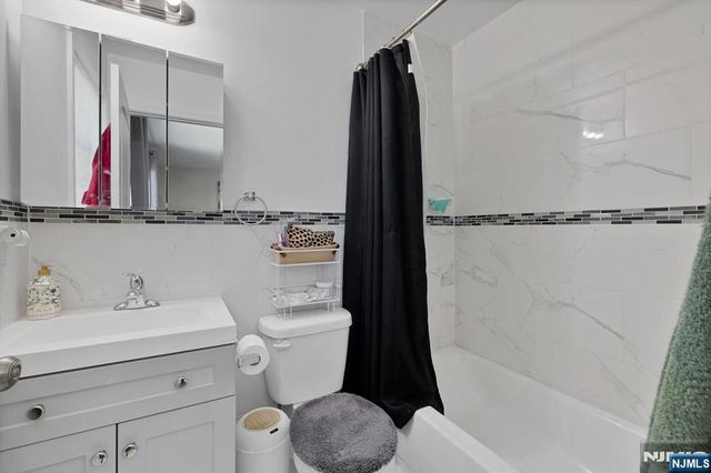 12 Rome Street, Newark, NJ 07105