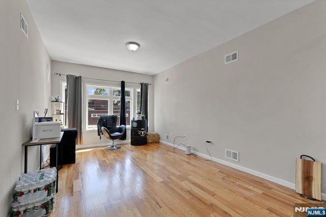 12 Rome Street, Newark, NJ 07105