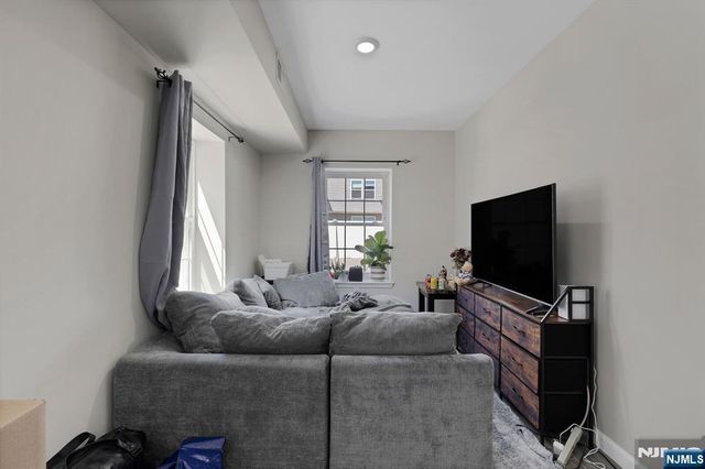 12 Rome Street, Newark, NJ 07105