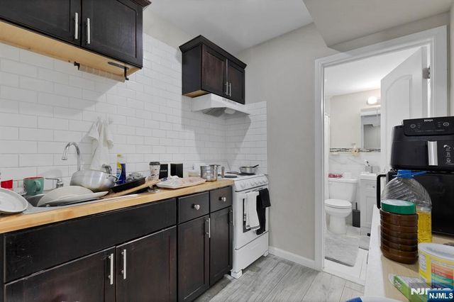 12 Rome Street, Newark, NJ 07105