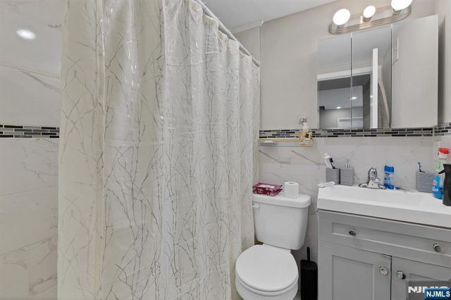 12 Rome Street, Newark, NJ 07105