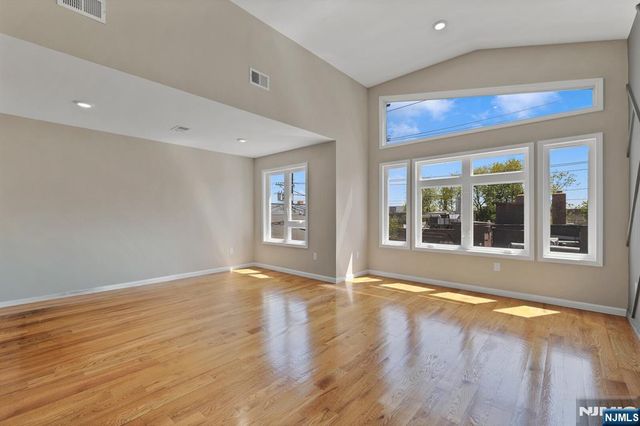 12 Rome Street, Newark, NJ 07105