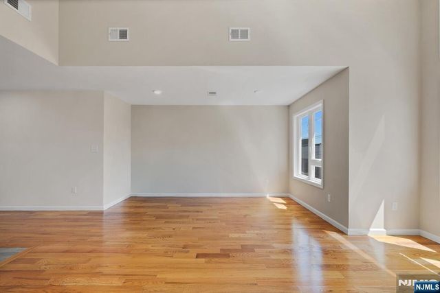 12 Rome Street, Newark, NJ 07105