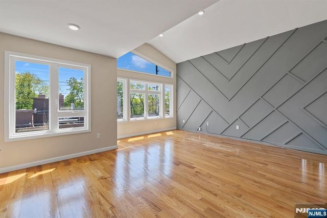 12 Rome Street, Newark, NJ 07105