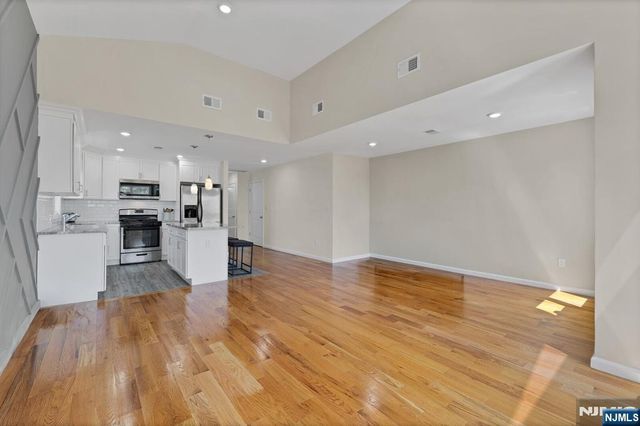 12 Rome Street, Newark, NJ 07105