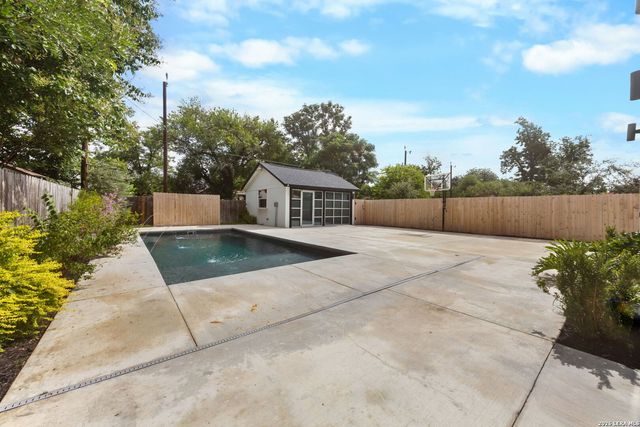1943 W MAGNOLIA AVE, San Antonio, TX 78201