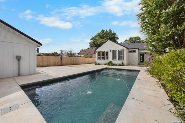1943 W MAGNOLIA AVE, San Antonio, TX 78201