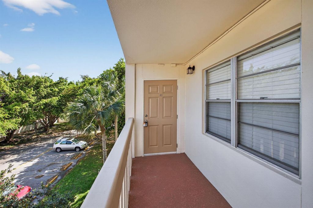 2102 Lucaya Bend A3, Coconut Creek, FL 33066