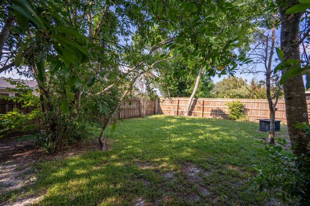 196 Phoenetia Dr, St Augustine, FL 32086