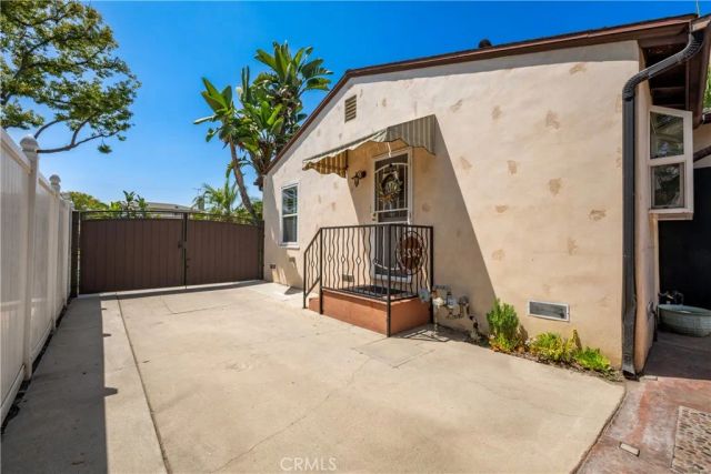 3424 Montair Avenue, Long Beach, CA 90808