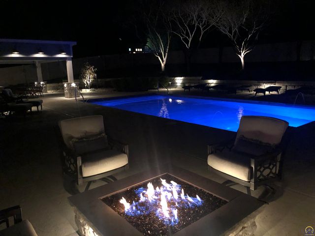 3627 SW Blue Inn RD, Topeka, KS 66614