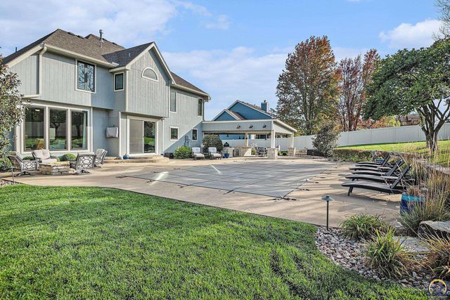 3627 SW Blue Inn RD, Topeka, KS 66614