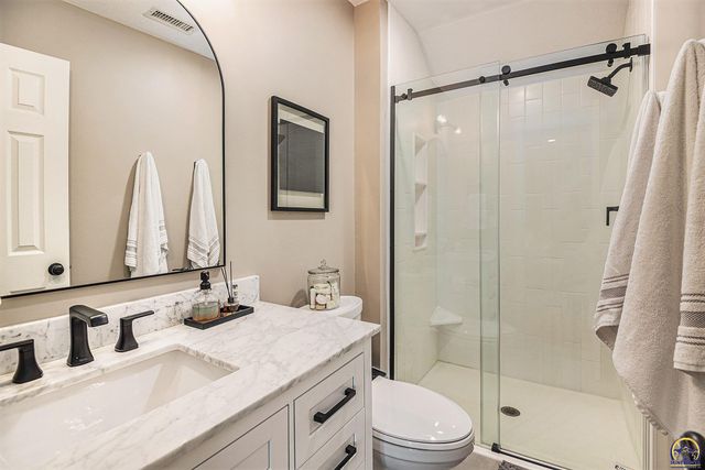 3627 SW Blue Inn RD, Topeka, KS 66614