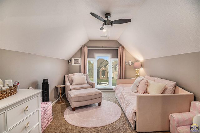 3627 SW Blue Inn RD, Topeka, KS 66614