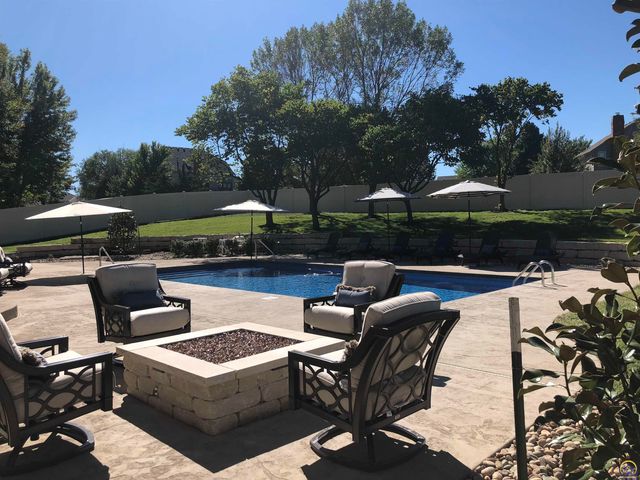 3627 SW Blue Inn RD, Topeka, KS 66614