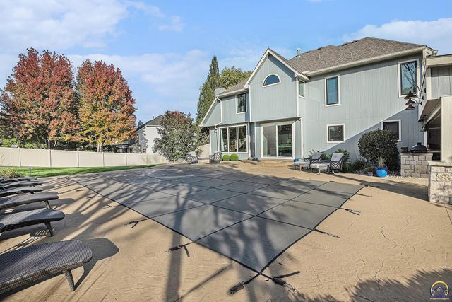 3627 SW Blue Inn RD, Topeka, KS 66614