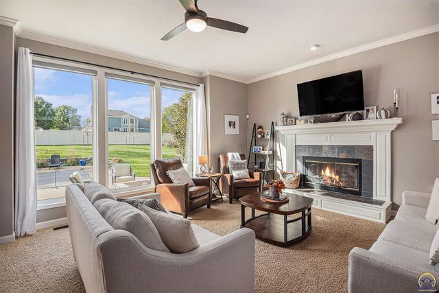 3627 SW Blue Inn RD, Topeka, KS 66614