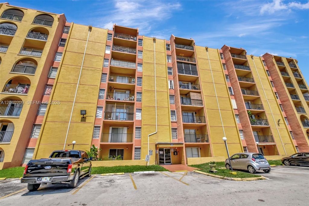4717 NW 7th St 803-10, Miami, FL 33126