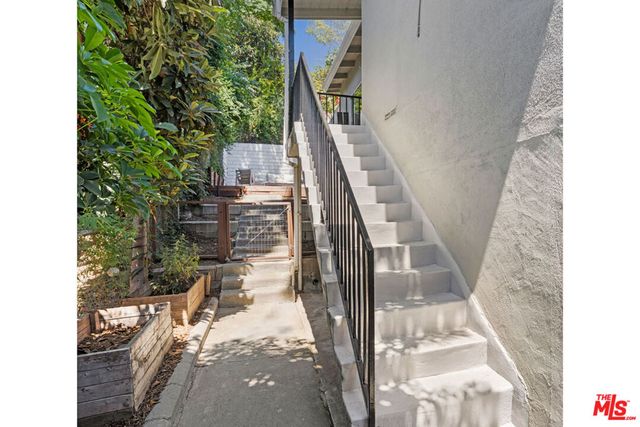 1428 El Paso Drive, Los Angeles, CA 90065