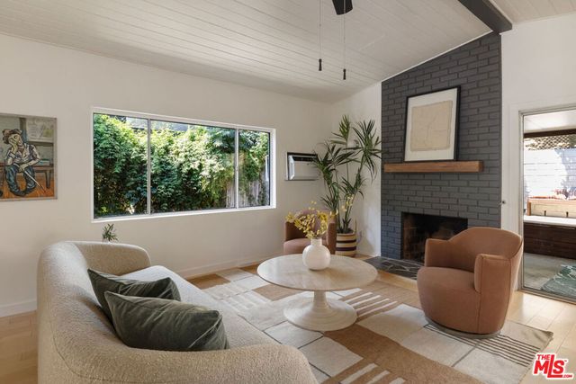 1428 El Paso Drive, Los Angeles, CA 90065