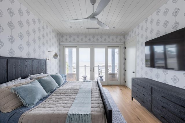 1311 Oahu Drive, Tiki Island, TX 77554