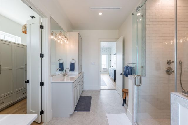 1311 Oahu Drive, Tiki Island, TX 77554