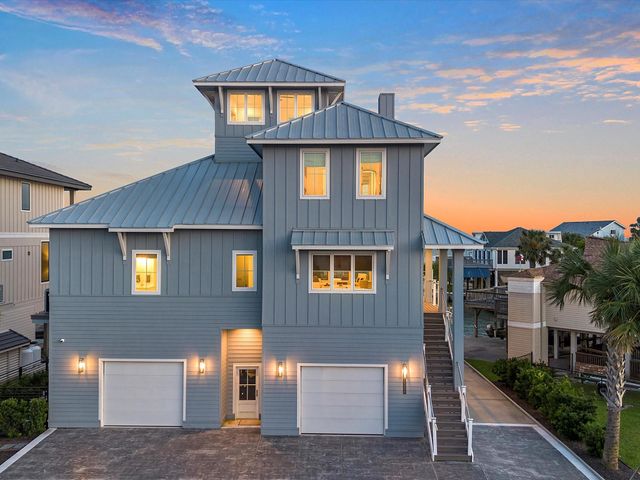 1311 Oahu Drive, Tiki Island, TX 77554