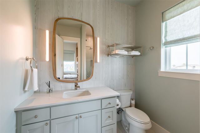 1311 Oahu Drive, Tiki Island, TX 77554