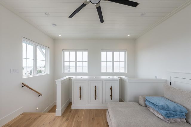 1311 Oahu Drive, Tiki Island, TX 77554