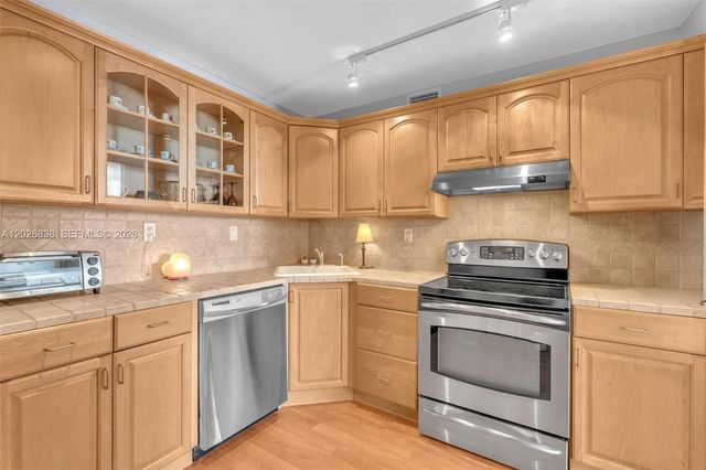 2750 NE 183rd Street 1801, Aventura, FL 33160