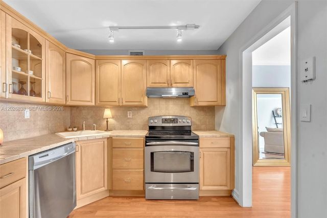 2750 NE 183rd Street 1801, Aventura, FL 33160