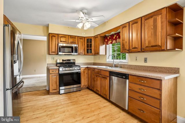 8 DUNHAM CT, Berlin, NJ 08009