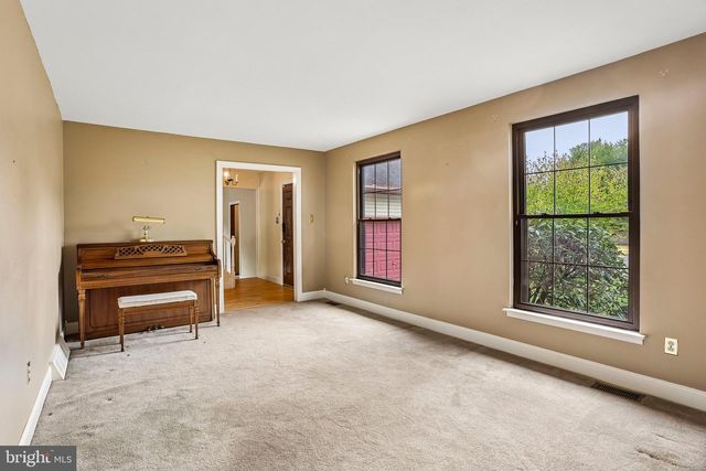 8 DUNHAM CT, Berlin, NJ 08009