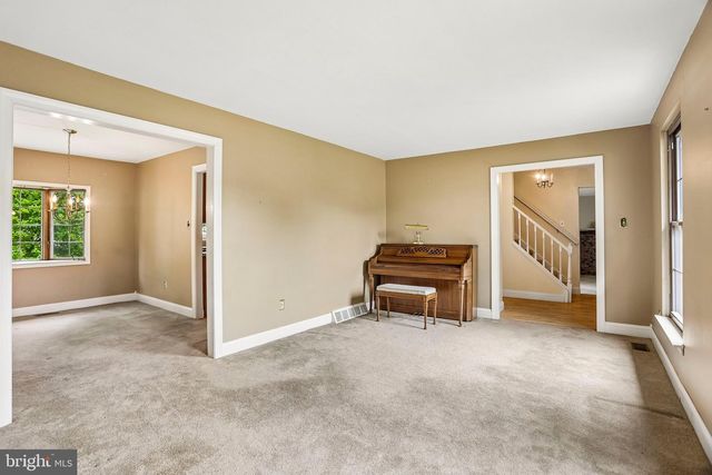8 DUNHAM CT, Berlin, NJ 08009