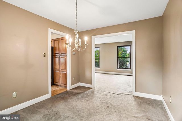 8 DUNHAM CT, Berlin, NJ 08009