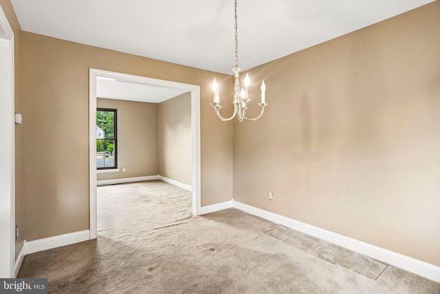 8 DUNHAM CT, Berlin, NJ 08009