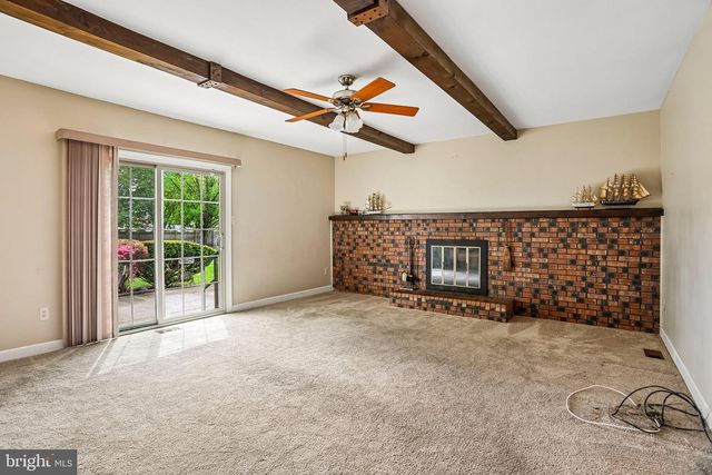 8 DUNHAM CT, Berlin, NJ 08009